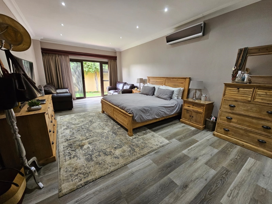 5 Bedroom Property for Sale in Jim Fouchepark Free State